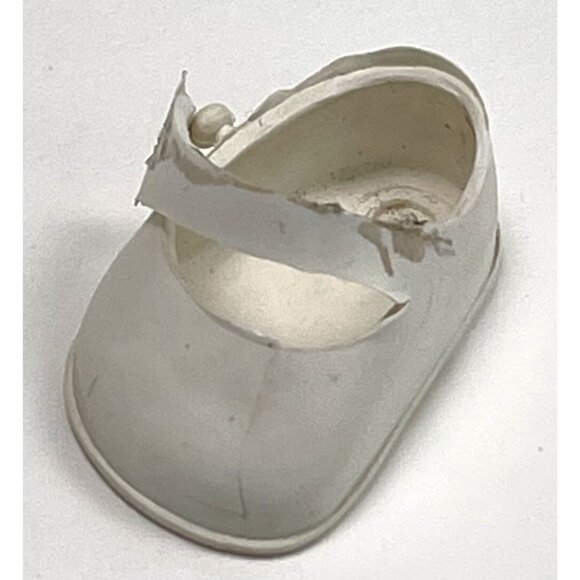 VTG Ginny Doll Single (1) White REPLACEMENT Mary Jane SHOE USA - Picture 1 of 4